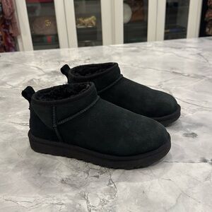 UGG Ultra Mini Classic